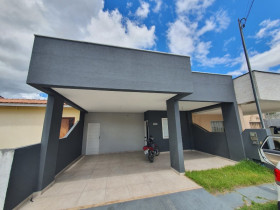 Casa com 3 Quartos para Alugar, 200 m² em Sim - Feira De Santana