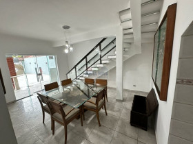 Casa com 4 Quartos à Venda, 245 m²