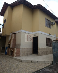 Casa com 2 Quartos à Venda,  em Colubande - São Gonçalo