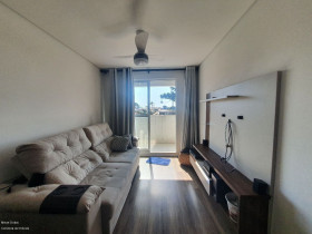 Apartamento com 3 Quartos à Venda, 76 m² em Capão Da Imbuia - Curitiba