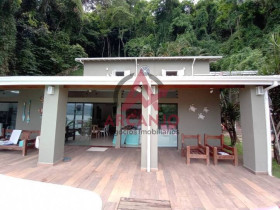Casa com 5 Quartos à Venda, 305 m² em Itagua - Ubatuba