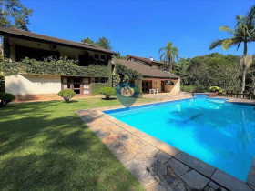 Casa com 5 Quartos à Venda, 981 m² em Vila Santo Antônio - Cotia