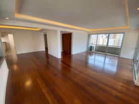 Apartamento com 3 Quartos para Alugar, 215 m² em Moema - São Paulo
