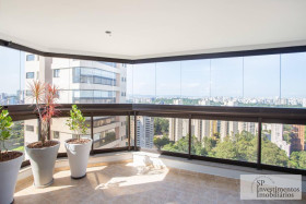 Apartamento com 3 Quartos à Venda, 244 m² em Panamby - São Paulo
