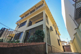 Casa com 7 Quartos à Venda,  em Nonoai - Porto Alegre