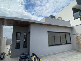 Casa com 3 Quartos à Venda, 159 m² em Jardins - Bragança Paulista