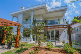 Casa de Condomínio com 4 Quartos para Alugar, 483 m² em Residencial Morada Dos Lagos - Barueri