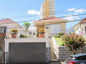 Casa com 3 Quartos à Venda, 308 m² em Santo Antônio - Porto Alegre