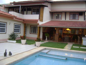 Casa com 6 Quartos à Venda, 710 m² em Camboinhas - Niterói