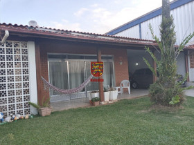 Casa com 4 Quartos à Venda, 536 m² em Balneário - Florianópolis