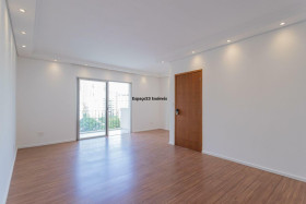 Apartamento com 3 Quartos à Venda, 113 m² em Moema - São Paulo