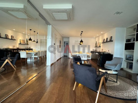 Apartamento com 3 Quartos à Venda, 173 m² em Moema - São Paulo