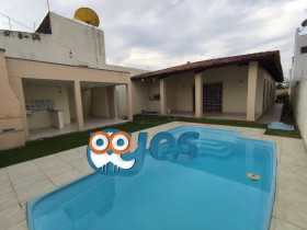 Casa com 3 Quartos para Alugar, 480 m² em Santa Mônica - Feira De Santana