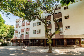 Imóvel com 2 Quartos à Venda,  em Petrópolis - Porto Alegre