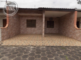 Casa com 3 Quartos à Venda, 87 m² em Balneário Ipacaraí - Matinhos