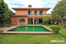 Casa com 4 Quartos à Venda,  em Jardim Leonor - São Paulo