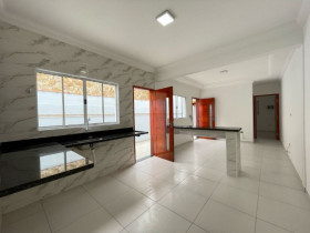 Casa com 2 Quartos à Venda, 80 m² em Pq. Marinho - Mongaguá