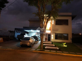 Sobrado com 5 Quartos à Venda,  em Centro - Araçoiaba Da Serra