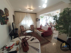 Apartamento com 4 Quartos para Alugar, 267 m² em Gonzaga - Santos