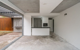 Apartamento com 3 Quartos à Venda, 20.600 m² em Três Figueiras - Porto Alegre
