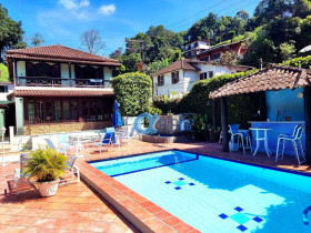 Casa com 3 Quartos à Venda, 232 m² em Duarte Silveira - Petrópolis