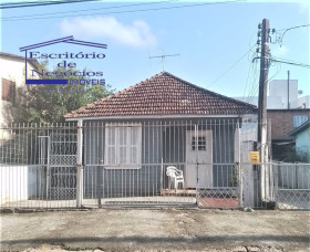 Casa com 5 Quartos à Venda, 273 m² em Cavalhada - Porto Alegre