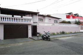 Casa com 3 Quartos à Venda, 144 m² em Vila Mazzei - Santo André