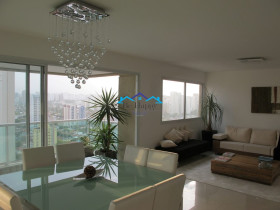 Apartamento com 3 Quartos para Alugar, 198 m² em Cidade Monções - São Paulo