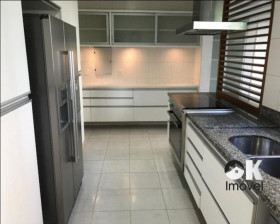 Apartamento com 3 Quartos à Venda, 245 m² em Vila Nova Conceição - São Paulo