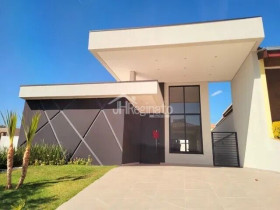 Casa de Condomínio com 3 Quartos à Venda, 154 m² em Cajuru Do Sul - Sorocaba
