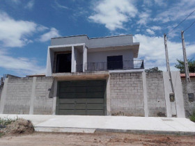 Casa com 3 Quartos à Venda, 189 m² em Guaratinguetá