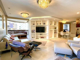 Apartamento com 4 Quartos à Venda, 150 m² em Centro - Florianopolis