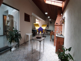Casa com 4 Quartos para Alugar, 264 m² em Nova Caieiras - Caieiras