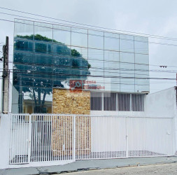 Galpão à Venda, 715 m² em Vila Palmares - Santo André