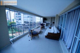 Apartamento com 4 Quartos para Alugar, 275 m² em Aclimação - São Paulo