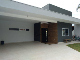 Casa com 3 Quartos à Venda, 180 m² em Massaguaçu - Caraguatatuba