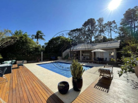 Casa com 5 Quartos à Venda, 1.944 m² em Vila Santo Antônio - Cotia