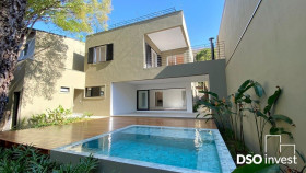 Casa com 3 Quartos à Venda, 450 m² em Jardim Petrópolis - São Paulo