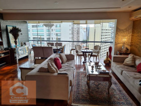 Apartamento com 4 Quartos à Venda, 143 m² em Vila Nova Conceição - São Paulo