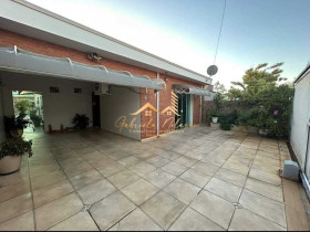 Casa com 3 Quartos à Venda, 300 m² em Santa Cruz - Mogi Mirim