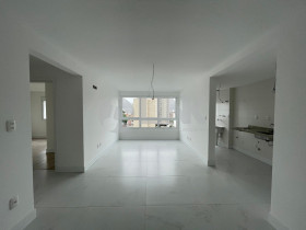 Apartamento com 2 Quartos à Venda, 79 m² em Passo Da Areia - Porto Alegre