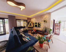 Casa com 4 Quartos à Venda, 420 m² em Anita Garibaldi - Joinville