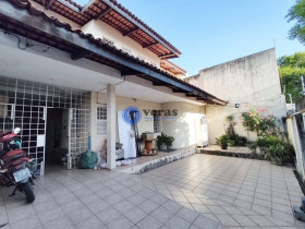 Casa com 11 Quartos à Venda, 350 m² em Dionisio Torres - Fortaleza