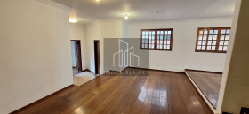 Casa com 4 Quartos para Alugar, 237 m² em Alphaville - Santana De Parnaíba