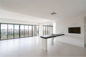 Apartamento com 3 Quartos à Venda, 244 m² em Jardim Europa - Porto Alegre