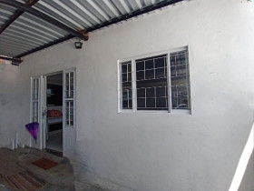 Casa com 3 Quartos à Venda, 174 m² em São Jorge - Manaus