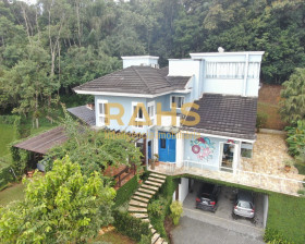 Casa com 3 Quartos à Venda, 1.365 m² em São Marcos - Joinville