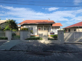Casa com 3 Quartos à Venda, 180 m² em Cobre - Canelinha