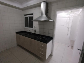 Apartamento à Venda, 105 m² em Jardim Tupanci - Barueri