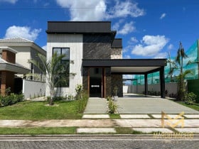 Casa com 4 Quartos à Venda, 300 m² em Cidade Alpha - Eusébio
